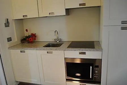 Sleeps 6 Pool Wifi Meina
