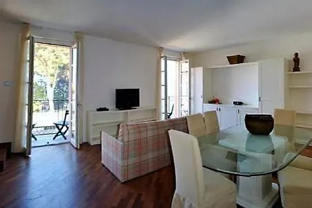 Apartmán Sleeps 6 Pool Wifi Meina